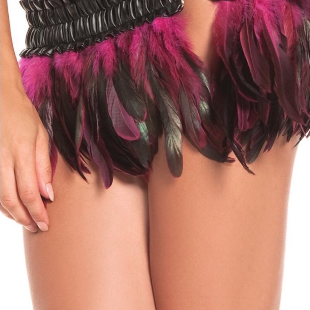 Feather outfit